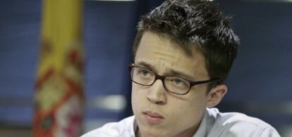 El portavoz parlamentario de Podemos, Íñigo Errejón, durante la rueda de prensa que ha ofrecido en el Congreso, tras la reunión de la Junta de Portavoces.