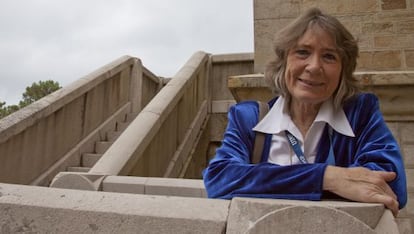 La arquitecta Joan Mac Donald imparte un curso sobre vivienda y pobreza.