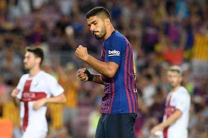 Luis Suarez celebra la consecución del octavo gol de penalty.