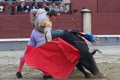 Juan José Padilla, en su primer toro.