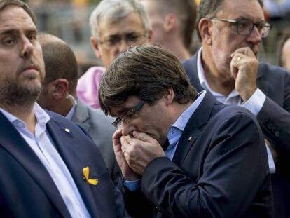 El presidente de la Generalitat, Carles Puigdemont, acompa&ntilde;ado del vicepresidente, Oriol Junqueras, en la manifestaci&oacute;n del pasado s&aacute;bado.