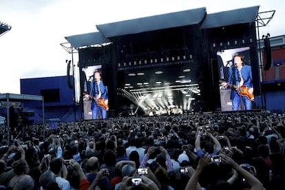 Paul McCartney protagonizó uno de los últimos conciertos multitudinario en el Calderón. Fue a principios de junio de 2016, en el marco de la celebración de los 40 años de EL PAÍS y los 50 de Los 40.