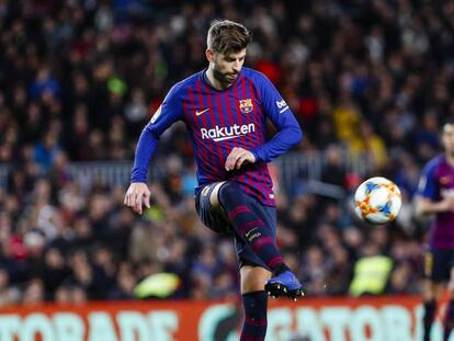 Piqué, durante el último partido ante el Sevilla.