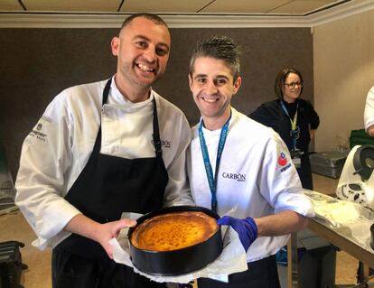 JESÚS FRAGUAS Y OVIDIO FERNÁNDEZ DEL RESTAURANTE CARBÓN NEGRO / CAPEL