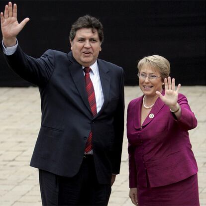 Alan García y su homóloga chilena, Michelle Bachelet, en 2007.