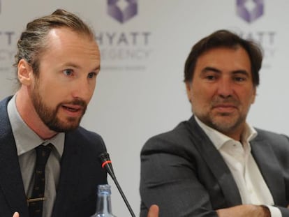 Jason Ballard, vicepresidente de Operaciones de Hyatt para Europa, Oriente Medio y Africa y el Sudeste Asiático, y Jordi Ferrer, consejero delegado de Hesperia.