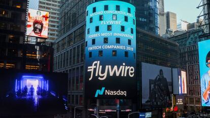 La torre de Nasdaq en Nueva York anuncia Flywire.