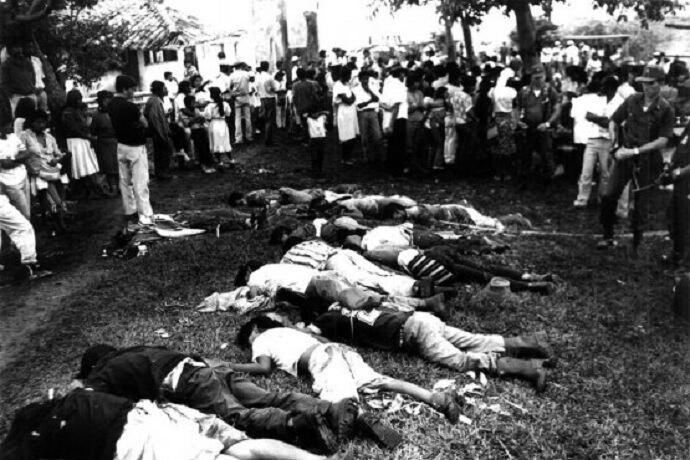 Indígenas Nasa asesinados en la masacre de la Hacienda El Nilo, en Caloto (Cauca), el 16 diciembre de 1991.