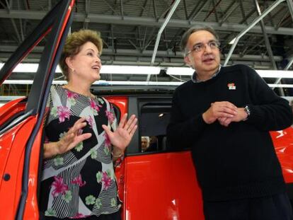 Presidenta Dilma Roussef durante visita &agrave; f&aacute;brica da Jeep, em Pernambuco. 