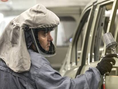 Trabajador de la fábrica de Ford en Almussafes (Valencia).