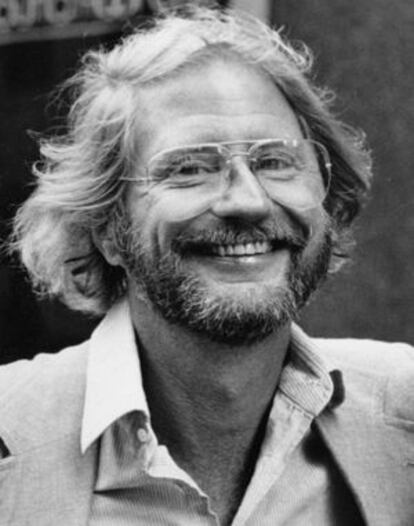 John Berg, diseñador gráfico.