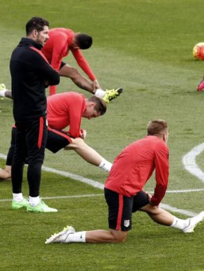 Simeone, durante el &uacute;ltimo entrenamiento del Atl&eacute;tico 