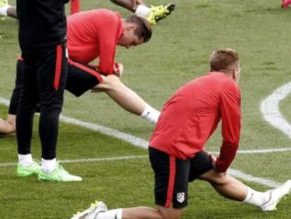 Simeone, durante el &uacute;ltimo entrenamiento del Atl&eacute;tico 