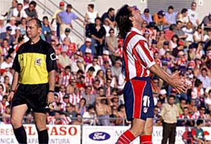 Hugo Leal se lamenta por la permanencia en Segunda, ayer en Getafe.