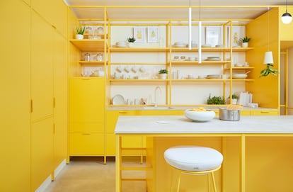 Kitchen for Life es un proyecto de mobiliario de cocina ideado por la arquitecta Paula Rosales que no le tiene miedo al color en este espacio de la casa, donde por tradición siempre ha reinado el inmaculado blanco.