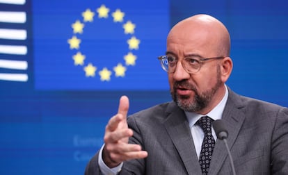 El presidente del Consejo Europeo, Charles Michel, interviene en Bruselas tras la videoconferencia de los jefes de Estado y de Gobierno de los Veintisiete sobre Gaza, el 17 de octubre.