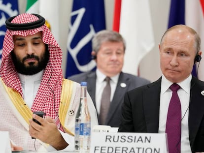 Mohamed Bin Salmán y Vladimir Putin en el G20 de Osaka (Japón), en junio de 2019.