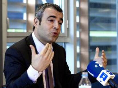 El portavoz parlamentario del PSC, Maurici Lucena, durante la entrevista con Efe.