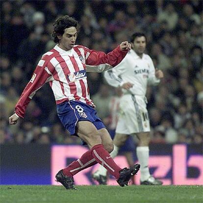 Albertini, en un partido Madrid-Atlético, en el estadio Bernabéu, en enero de 2003.