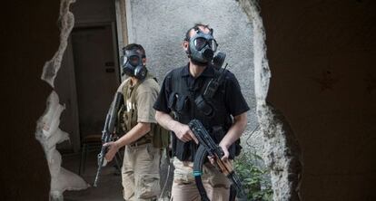 Rebeldes sirios, en el frente de Jobar, cerca de Damasco, en mayo.