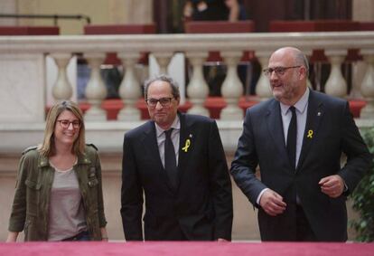 Elsa Artadi, Quim Torra i Eduard Pujol aquest divendres al Parlament.