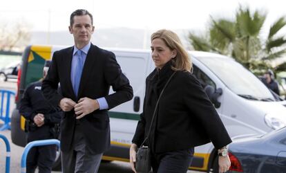 La infanta Cristina y su esposo, Iñaki Urdangarin, han llegado a la sede de la Escuela Balear de Administración Pública (EBAP), donde se ha reanudado el juicio del 'caso Nóos', y en cuya segunda jornada la hermana del Rey Felipe VI se vuelve a sentar en el banquillo de los acusados.