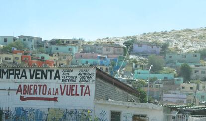 Las casas en La Laguna han sido pintadas de colores para cambiar la imagen de los barrios peligrosos.