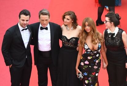 En el festival de Cannes con el equipo de ‘Una Chica fácil’.