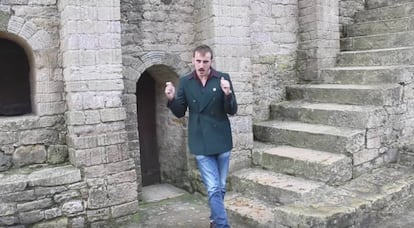 Pablo Und Destruktion en el videoclip 'Limónov, desde Asturias al infierno'.