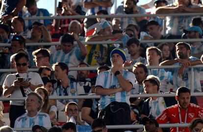 Seguidores argentinos en la grada durante el partido entre Argentina e Islandia que acabó empate a uno, el 16 de junio.
