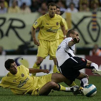 Tacchinardi arrebata el balón a Diogo.