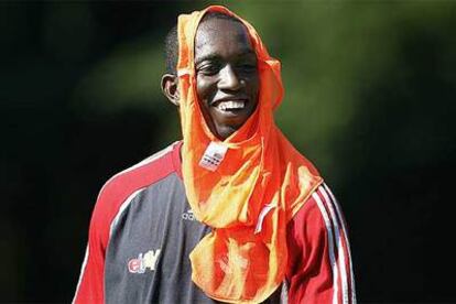 Yorke bromea en un entrenamiento.