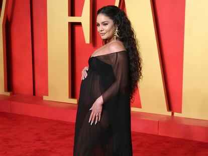 Vanessa Hudgens aprovechó la noche de los Oscar para dar la noticia de su primer embarazo. En la imagen, la actri zen la fiesta posterior de la revista 'Vanity Fair', en Beverly Hills (California), el 10 de marzo de 2024.