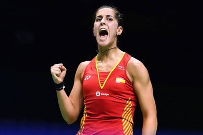 Carolina Marín celebra su triunfo en octavos de final del Mundial de badminton.