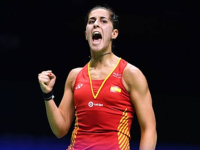 Carolina Marín celebra su triunfo en octavos de final del Mundial de badminton.