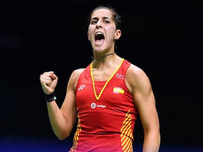 Carolina Marín celebra su triunfo en octavos de final del Mundial de badminton.