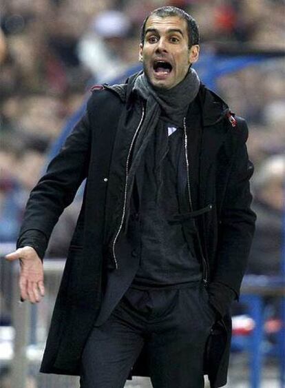 Pep Guardiola geticula durante el partido contra el Atlético de Madrid.