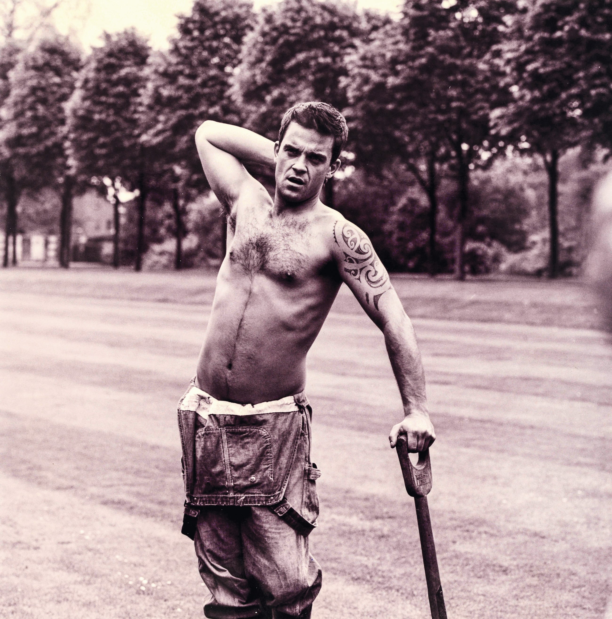 “No es solo pelo, es narrativa”: por qué tantos hombres presumen de vello en 2026