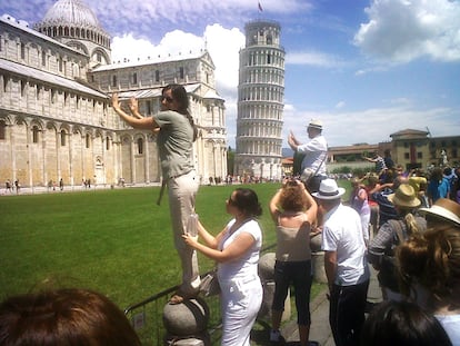 Turistas haciendo el "turista"