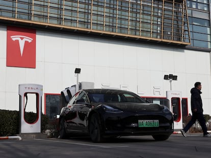 Estación de carga de Tesla en Pekín.