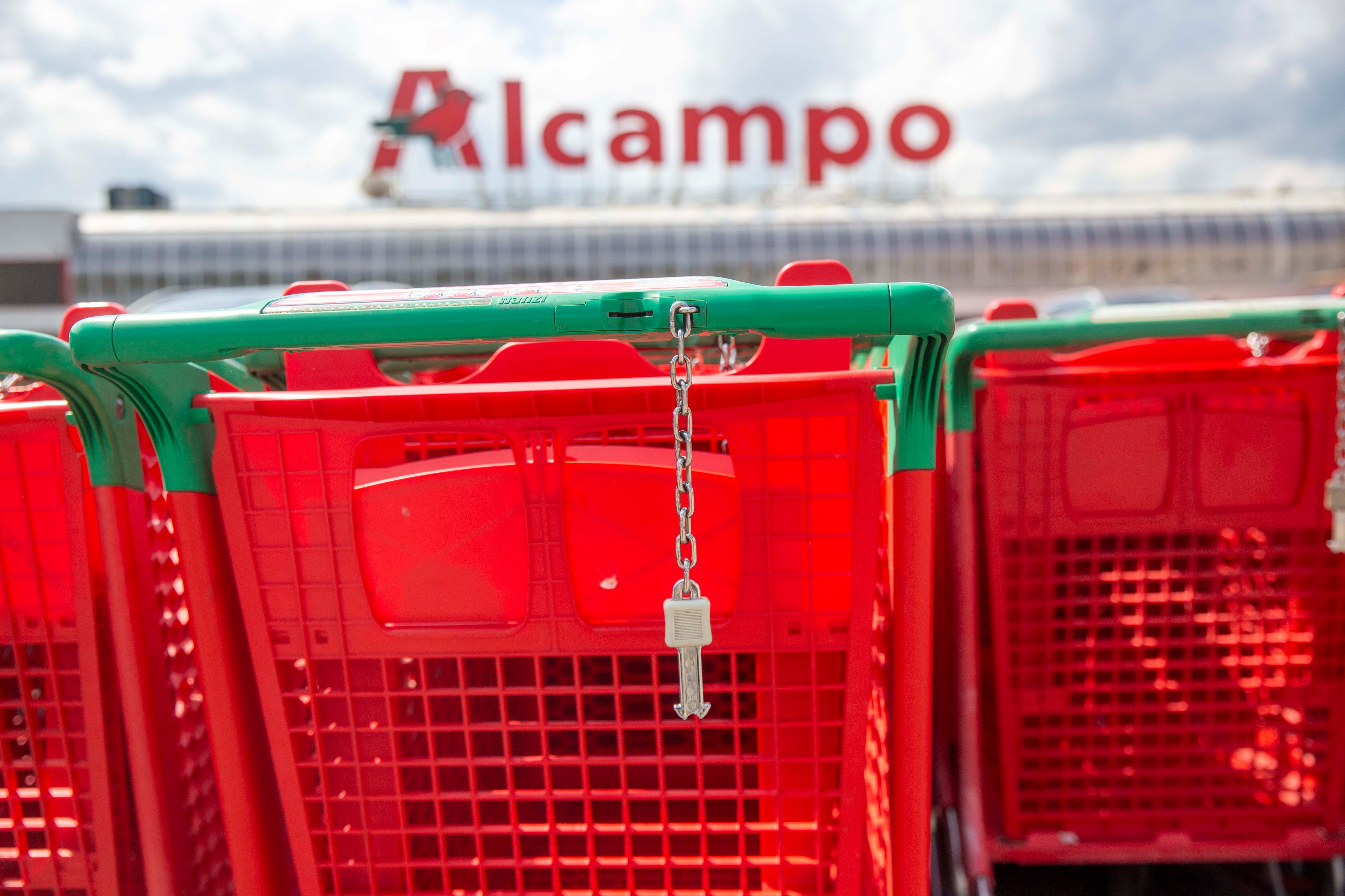 Acuerdo en el ERE de Alcampo: un mínimo de 565 despidos e indemnización de 35 días por año