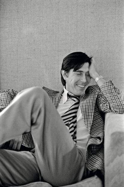 Bryan Ferry, dandi encorbatado en 1972.