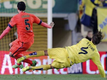 Busquets cae lesionado tras la entrada de Pina.