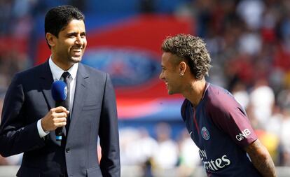 Al-Khelaifi, presidente del PSG, en la presentaci&oacute;n de Neymar.