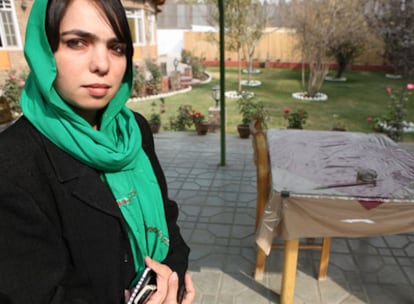 Anese, joven periodista afganesa que trabaja para la cadena Tolo.