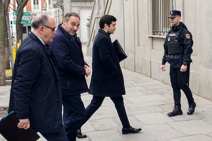 El exministro José Luis Ábalos, a su llegada al Tribunal Supremo.  