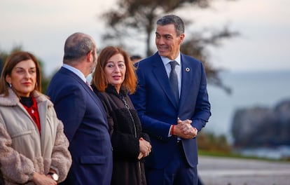 El presidente del Gobierno, Pedro Sánchez, este viernes a su llegada al Palacio de la Magdalena de Santander.