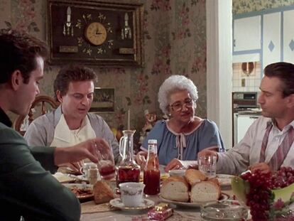 La madre de Martin Scorsese, Catherine Scorsese, cocinera mayúscula, en el rodaje de 'Uno de los nuestros'.