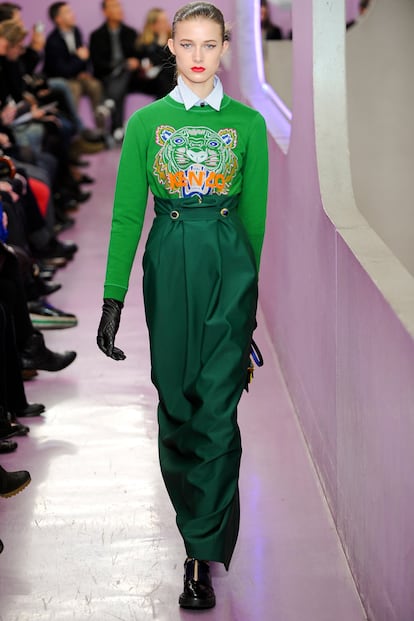 Kenzo es una de las firmas preferidas por las trendsetters. La sudadera fue una de las más repetidas en la semana de la moda de Nueva York.