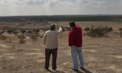 Vecinos de El &Aacute;lamo donde se iba a construir el aeropuerto del Suroeste.